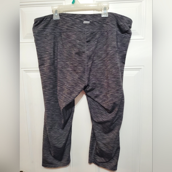 ENERGY ZONE PERFORMANCE LEGGING size 1X (16W-18W) - Picture 3 of 15